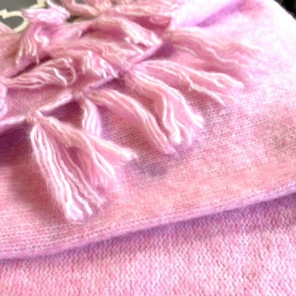 Anthropologie Fringe Scarf Wrap, NWT Perfect Pink, One Size - Picture 12 of 12